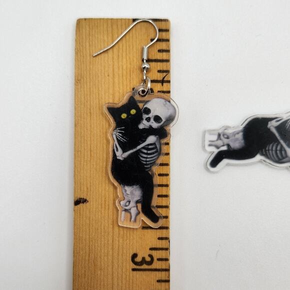 Acrylic Skeleton Holding Black Cat Dangle Earrings Gothic Halloween - Picture 5 of 6